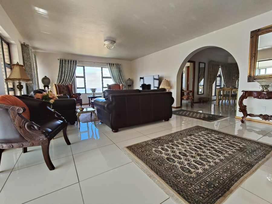 4 Bedroom Property for Sale in Wavecrest Eastern Cape